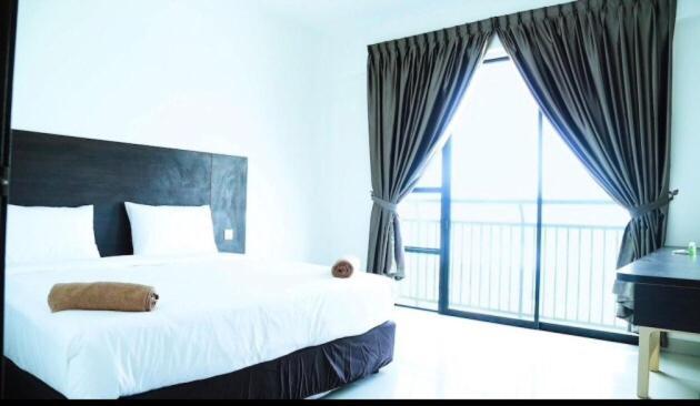 Marina Heights Seaview Resort Apartment II Lumut Exteriör bild